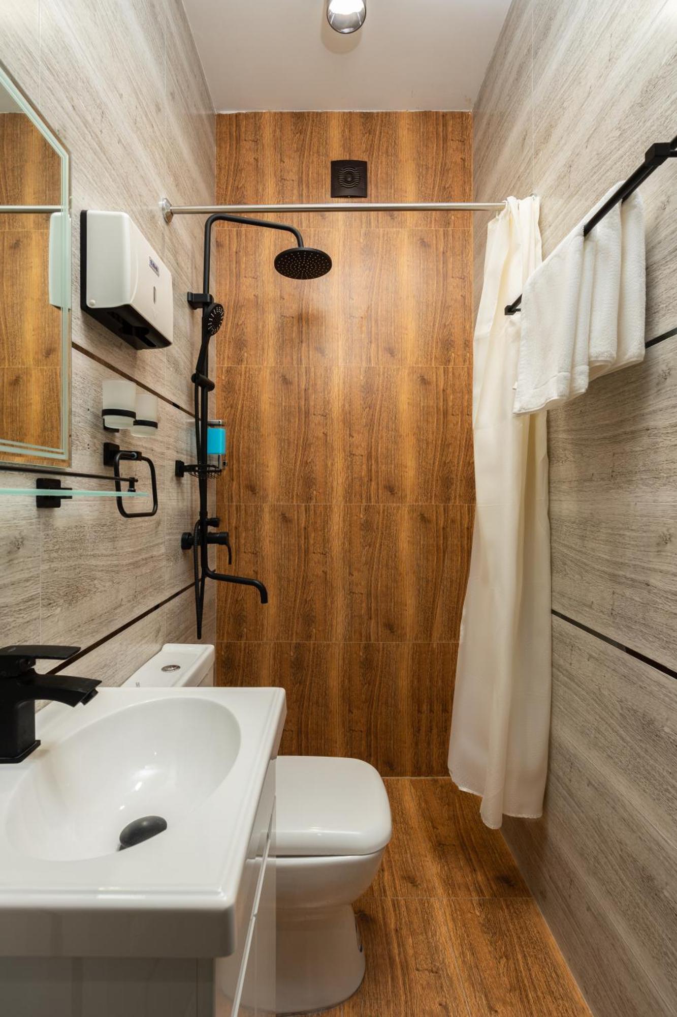 Istanbul Hotel Ташкент Екстериор снимка